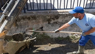 Dikili’deki Sülüklü Deresi temizlendi