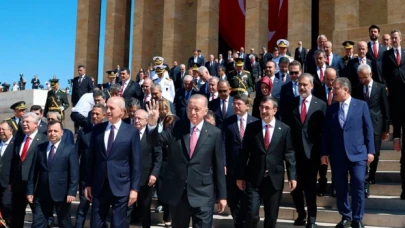 Erdoğan başkanlığındaki devlet erkanından Anıtkabir’e ziyaret