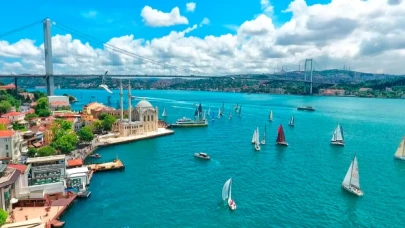 İstanbul Boğazı’nda gemi trafiği çift yönlü olarak askıya alındı