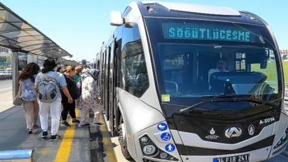 İstanbul Büyükşehir Belediyesi’nin Yeni Metrobüsleri Sefere Başladı