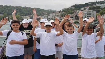 Kahramanmaraşlı çocuklar, Türkiye-Ukrayna Milli Basketbol maçında millileri desteklemek için İstanbul’da!