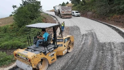 Kızderbent-Yalova Aktoprak bağlantısına asfalt