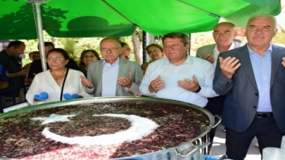 Manisa’da aşure bereketi sürüyor