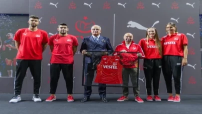 Milli voleybolculara sponsor desteği