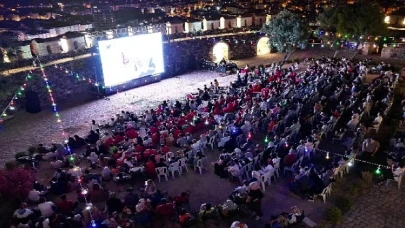 Nevşehir Kalesi’nde Süt Kardeşler ile kahkaha tufanı