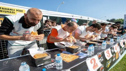 8 tahanlı pide yedi, 10 altın kazandı