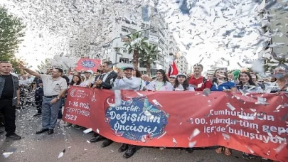 92. İzmir Enternasyonal Fuarı dünya gençlerinin enerjisiyle başladı