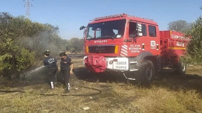 Aydın Büyükşehir Belediyesi İtfaiyesi’nden Umurlu’daki yangına müdahale