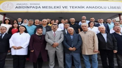 Bakan Tekin Ankara’da öğretmenlerle buluştu