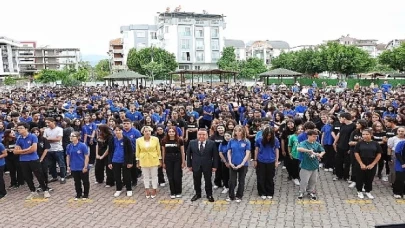 Başkan Böcek yeni eğitim öğretim yılını öğrencilerle karşıladı