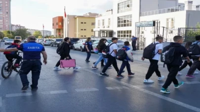 Beylikdüzü Zabıtası öğrenciler için görev başında