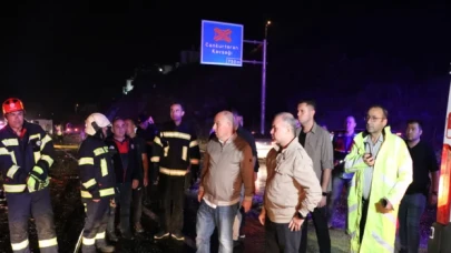 Denizli'de biri otobüs 3 aracın karıştığı kazada 3 kişi hayatını kaybetti: Çok sayıda yaralı var