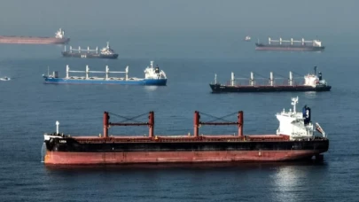 İstanbul Boğazı gemi geçişlerine kapatıldı