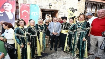 İzmir Kırım Türkleri &apos;Evlerine’ Kavuştu