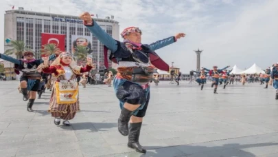 İzmir’de kurtuluş coşkusu