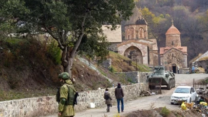 Karabağ Ermenileri silah bırakmayı kabul etti!