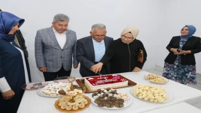 Kayseri’de kadın kooperatifinden gilaburulu pasta sürprizi