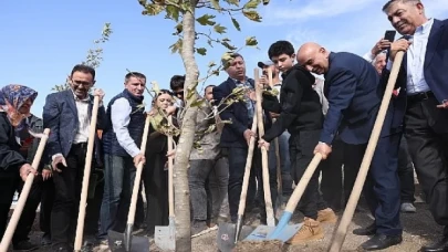 100. Yıl İmza Ormanı Fidan Dikme Töreni Keçiören’de gerçekleştirildi