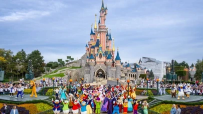 Avrupa Parlamentosu vekilleri 'yanlışlıkla' Disneyland'e gitti