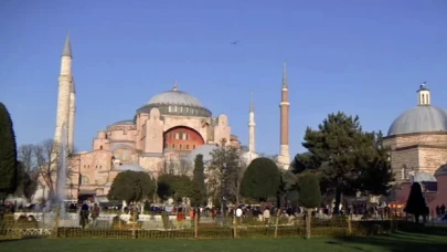 Ayasofya yabancı turistlere ücretli olacak