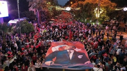 Aydınlılar Cumhuriyet’in 100. Yılı için yürüdü