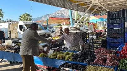 Başkan Topaloğlu’ndan Pazar Esnafı Ziyareti