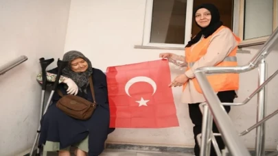 Çayırova’dan esnaf ve vatandaşlara Türk Bayrağı