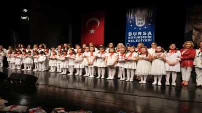 Çocukların geleceği için Bursa’da sahneye çıktılar