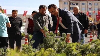 Cumhuriyet’in 100. Yılında 100 bin fidan dağıtıldı