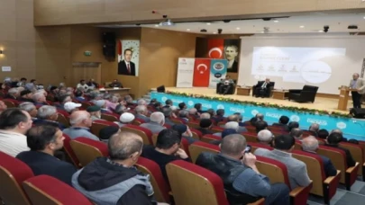 Dilovası’nda Cumhuriyetin 100. yılında yeni anayasa konferansı