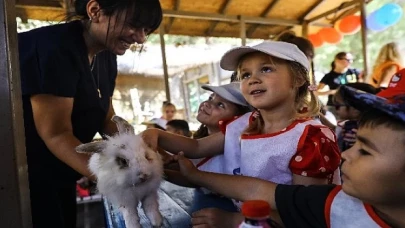 Dünya Hayvanları Koruma Günü’nde Miniklere Eğlenceli Gezi