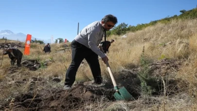 ERÜ eğitmenleri Ali Dağı’nı yeşillendirdi