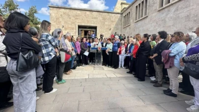 EŞİK gönüllüleri, sloganlarla TBMM'yi ziyaret etti