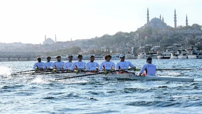 Genç sporcular Cumhuriyet’in 100. Yılında dostluk için 10. kez kürek çekti