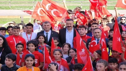 Gölcük’te öğrenciler 100.yıl coşkusu için koştu