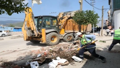 Hatay 15 ilçede temizlik çalışmalarını sürdürüyor