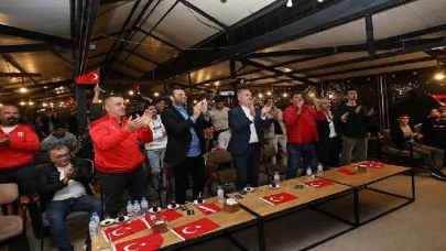 İnegöl Tribününde Milli Coşku