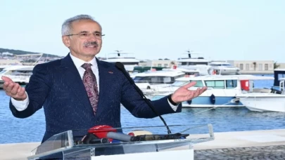 İzmir Yeni Foça Yat Limanı hizmete açıldı