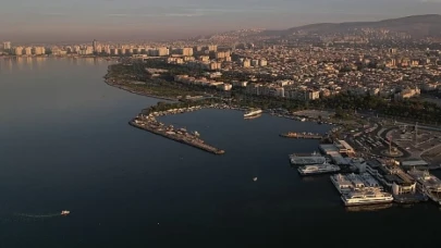 İzmirli sporcular Körfez’in keyfini sürüyor