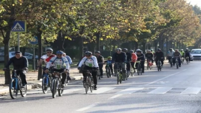 İzmit’te pedallar 100. Yıl için çevrildi