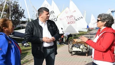 Kadıköy Belediyesi, Cumhuriyetimizin 100. yılına özel yelken yarışları düzenledi