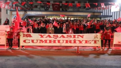 Kayseri Melikgazi’de Cumhuriyet için fener alayı