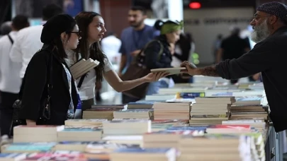 Kitap Fuarı Kapılarını Kocaeli Marşıyla Açtı