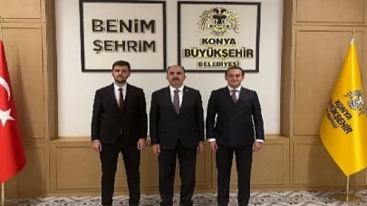 Konya Büyükşehir Belediyesi Gençlik Meclisi Başkanlığı’nı Devralan Kilci ve Önceki Başkan Tekin Başkan Altay’ı Ziyaret Etti