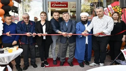 Malkara Belediye Başkanı Ulaş Yurdakul Arsamiea Çiğ Köfte’nin açılışını gerçekleştirdi