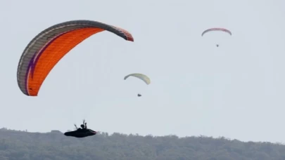 Üniversiteli gençlerden Bursa’da kostümlü uçuş festivali