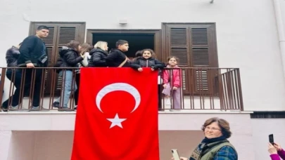 Andımızı Ata’mızın evinin bahçesinde okudular