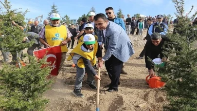 Başkan Kalaycı ” geleceğe nefes cumhuriyete nefes” fidan dikme programına katıldı