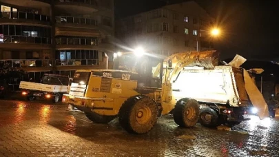 Çatısı uçan okula belediye ekiplerinden anında müdahale