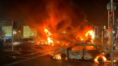 Dublin'de kadın ve çocuklara bıçaklı saldırı halkı galeyana getirdi!